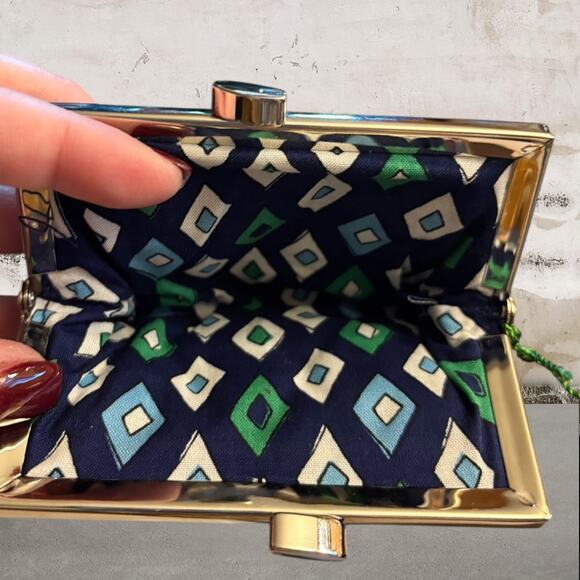 VERA BRADLEY NWT Kisslock Coin Mediterranean White RARE & RETIRED - Picture 5 of 5